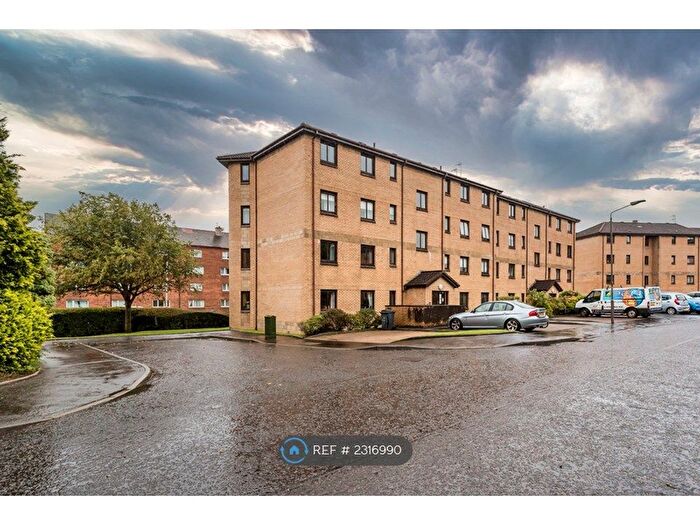 2 Bedroom Flat To Rent In Stock Avenue, Paisley, PA2
