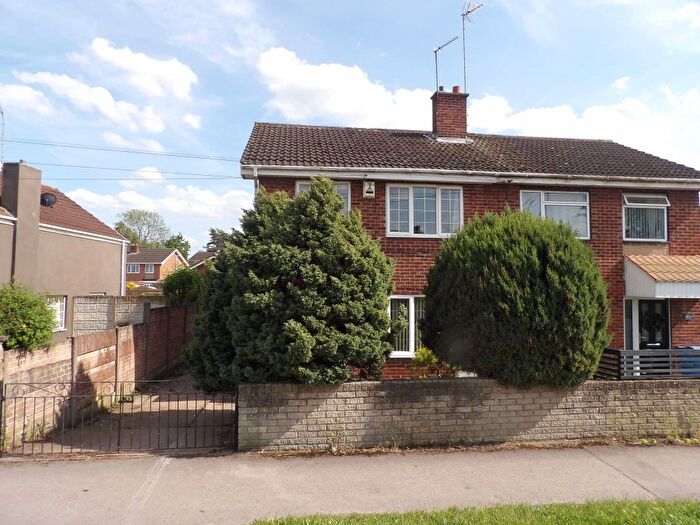 3 Bedroom Semi-Detached House To Rent In Bawtry Road, Harworth, Doncaster, DN11