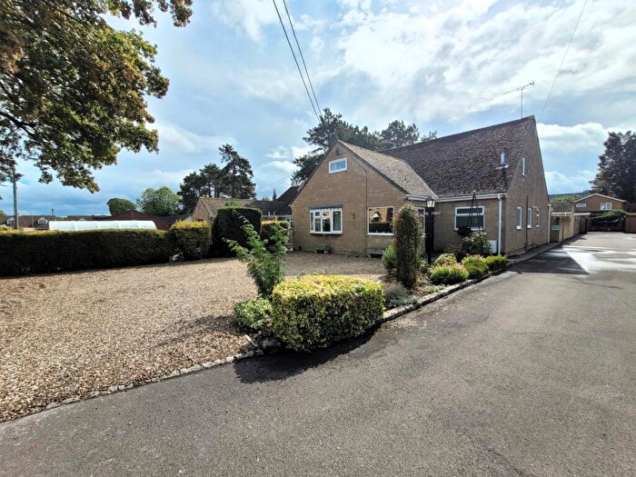 4 Bedroom Detached House For Sale In Arkell Avenue, Carterton, Oxfordshire, OX18