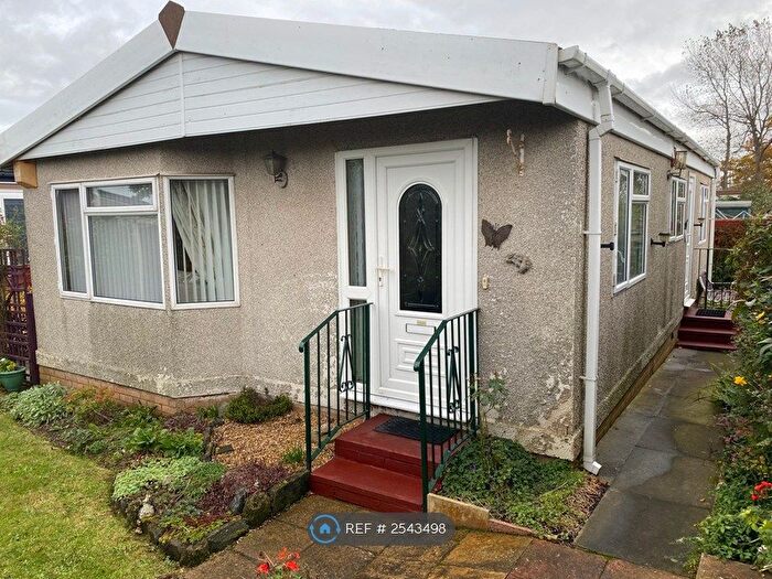 2 Bedroom Mobile/park Home To Rent In Burndene Park, Straiton, Loanhead, EH20