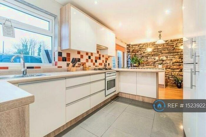 3 Bedroom Semi-Detached House To Rent In Aldborough Road, Dagenham, RM10