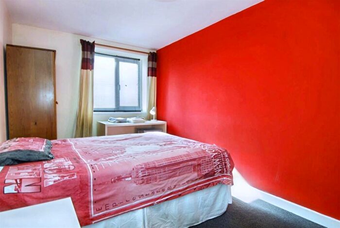 2 Bedroom Flat To Rent In Gilwell Street, Flat, Plymouth, PL4