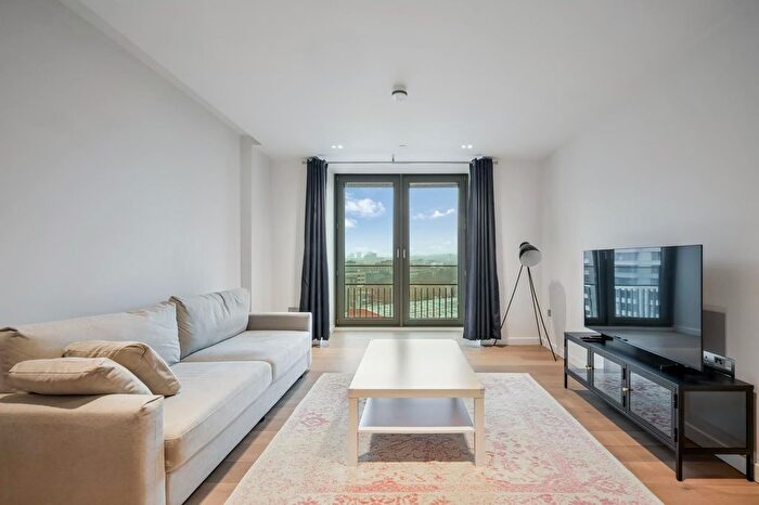 1 Bedroom Flat For Sale In Tapestry Apartments, Canal Reach, Kings Cross, N1C