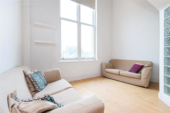 2 Bedroom Apartment To Rent In Manor Place, London, SE17