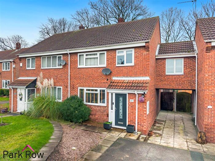 3 Bedroom Semi Detached House For Sale In Beechwood Croft, Sherburn In Elmet, Leeds, LS25