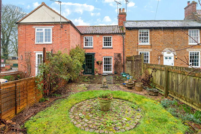 2 Bedroom Link Detached House For Sale In Church Lane, Wymondham, LE14