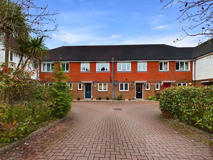 3 Bedroom Property To Rent In The Hemsleys, Pease Pottage, RH11