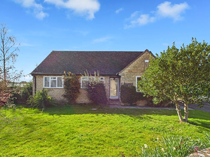 3 Bedroom Detached Bungalow For Sale In Park Farm, Bourton-On-The-Water, GL54