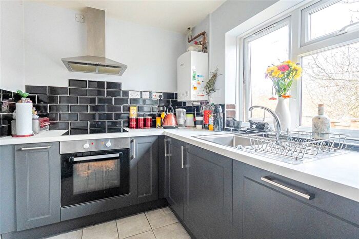 1 Bedroom Bungalow For Sale In Spoondell, Dunstable, Bedfordshire, LU6