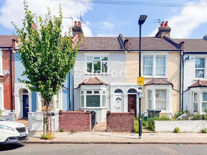 4 Bedroom Terraced House To Rent In Roslyn Road, London, N15