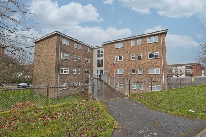 2 Bedroom Flat To Rent In Harold Street, Dover, CT16