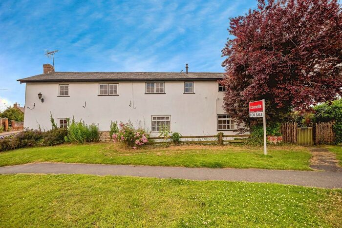 3 Bedroom Flat For Sale In The Green, Cuddington, Aylesbury, HP18
