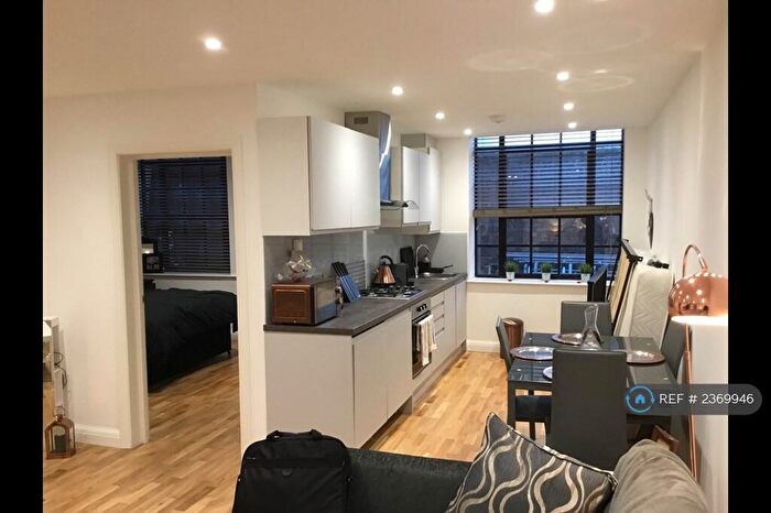 1 Bedroom Flat To Rent In Oakfield House, London, E17
