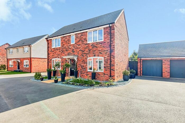 3 Bedroom Detached House For Sale In Fincham Drive, Crowland, Peterborough, PE6