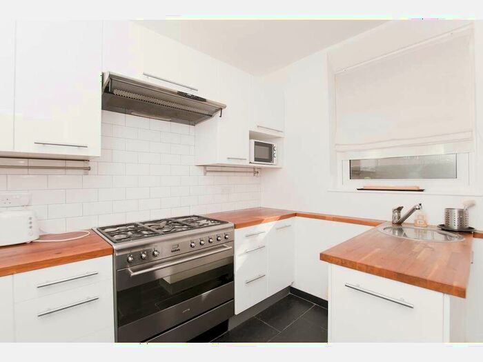 2 Bedroom Flat To Rent In Camden Park Road, NW1