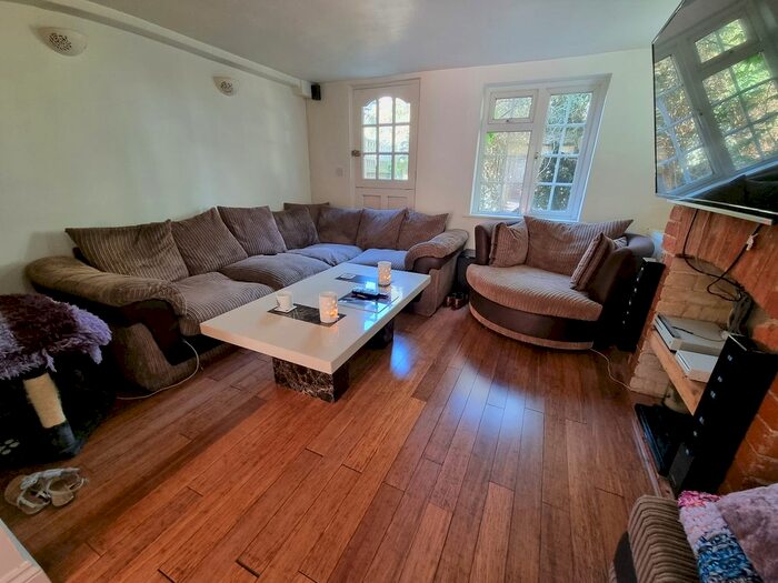 2 Bedroom Property To Rent In St. Johns Street, Tollesbury, Maldon, CM9