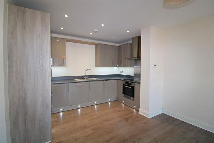 2 Bedroom Flat To Rent In Heathland Court, Grebe Way, Maidenhead, SL6