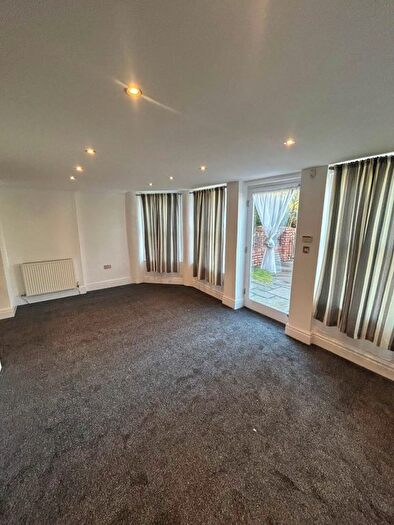 2 Bedroom Flat To Rent In Shorewood, Southport, PR9