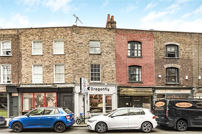 2 Bedroom Apartment To Rent In Compton Street, London, EC1V