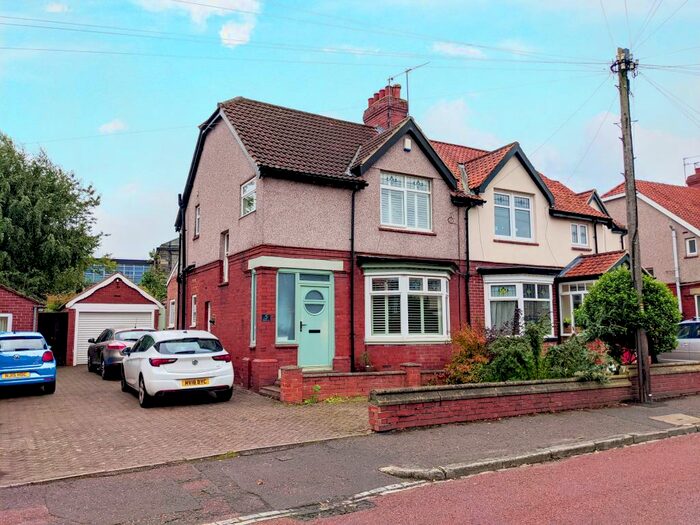 3 Bedroom House To Rent In South Crescent, North End, DH1