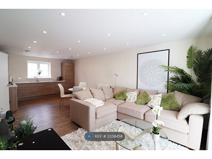 2 Bedroom Flat To Rent In Searle Crescent, Broomfield, Chelmsford, CM1