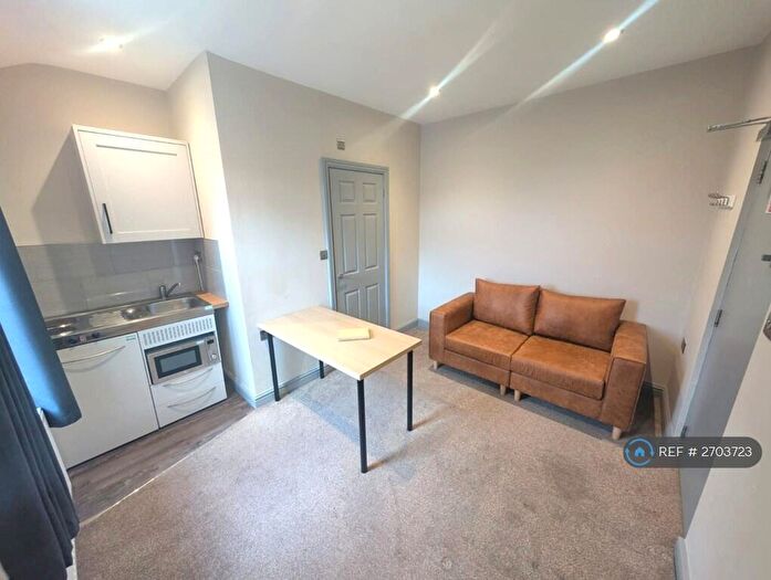 1 Bedroom Flat To Rent In Station Road, Northfield, Birmingham, B31