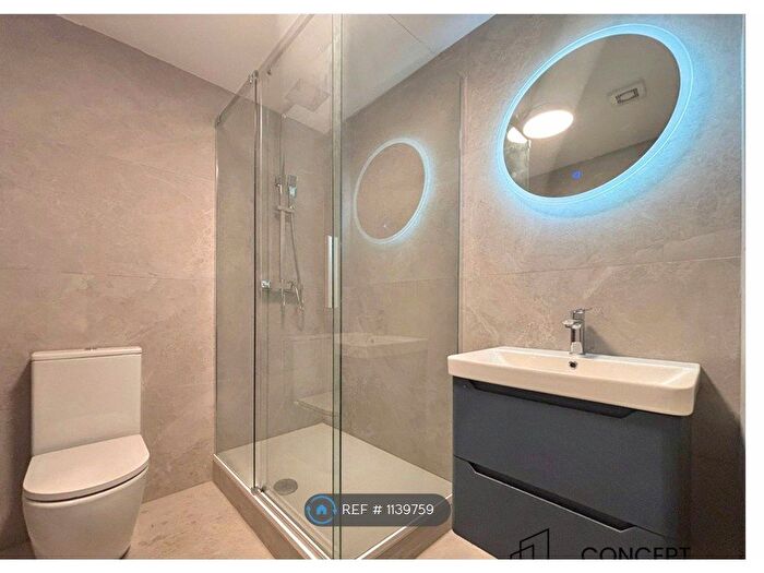 3 Bedroom Maisonette To Rent In Wimbeldon Chase, London, SW20