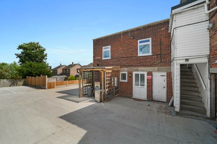 2 Bedroom Flat To Rent In Harwich Road, Mistley, CO11