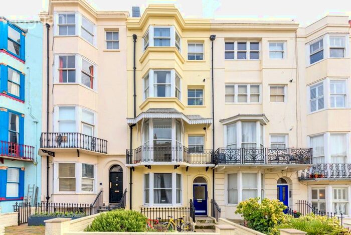Flat To Rent In Lower Rock Gardens, Brighton, BN2