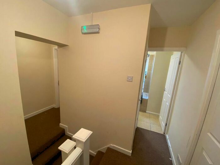 6 Bedroom Detached House To Rent In Wordsworth Road, HP11