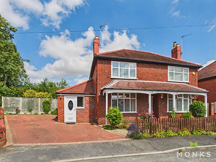 4 Bedroom Detached House For Sale In Monkmoor Avenue, Oswestry, SY11