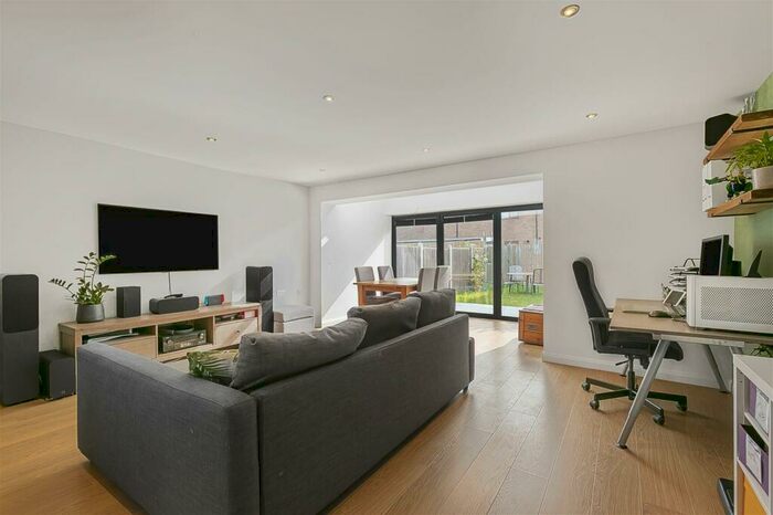 3 Bedroom Terraced House To Rent In Richmond Close, Kirk Road, Walthamstow, London, E17