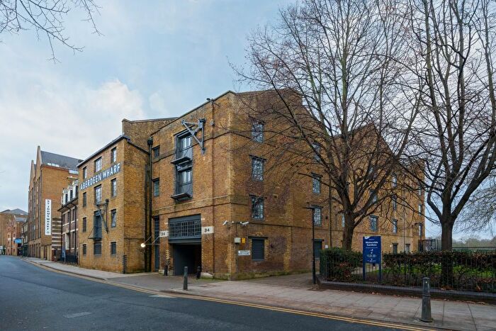 2 Bedroom Flat To Rent In Wapping High Street, London, E1W