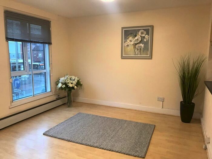 2 Bedroom Flat To Rent In Upper Brook Street, Winchester, SO23