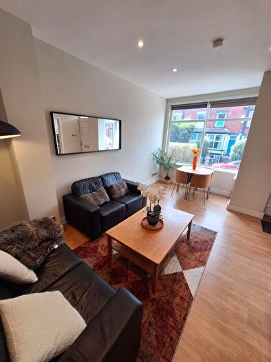 3 Bedroom Terraced House To Rent In Beechwood View, Burley, Leeds, LS4