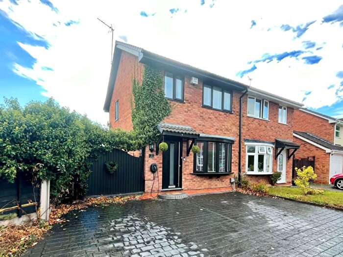 3 Bedroom Semi-Detached House For Sale In Sorrel Close, Featherstone, Wolverhampton, Staffordshire, WV10