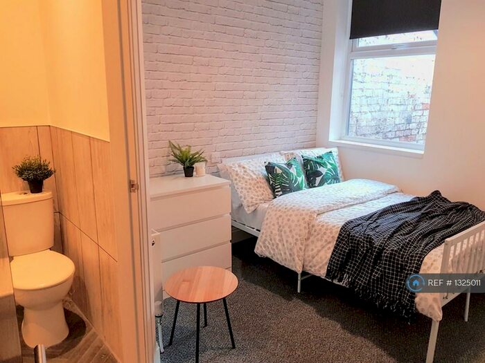 6 Bedroom Terraced House To Rent In Esher Road, Liverpool, L6