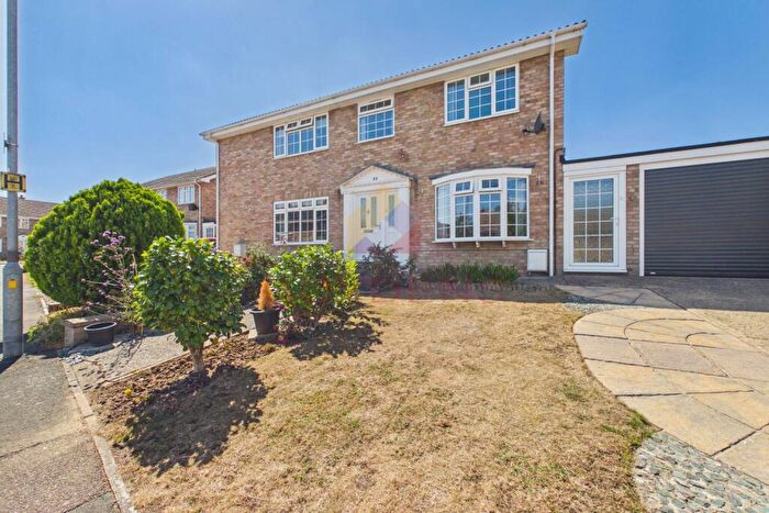 3 Bedroom Semi-Detached House For Sale In The Paddocks, Bures, CO8