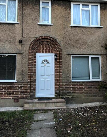 2 Bedroom Flat To Rent In Uphill Drive, Kingsbury, NW9