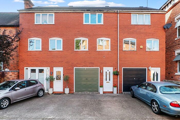 1 Bedroom Town House For Sale In B Ombersley Road, Barbourne, Worcester., WR3