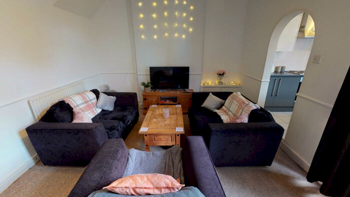 5 Bedroom Terraced House To Rent In Carholme Road | Student House | /, LN1