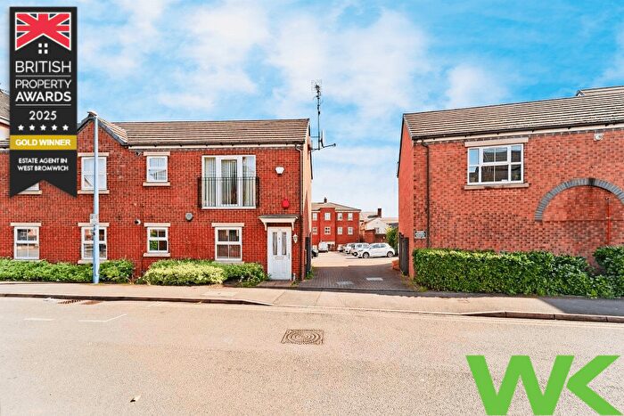 2 Bedroom Flat For Sale In Creed Way, West Bromwich, B70