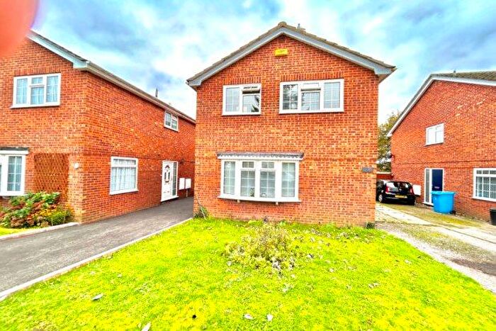 3 Bedroom Property To Rent In Rowbarrow Close, Poole, BH17