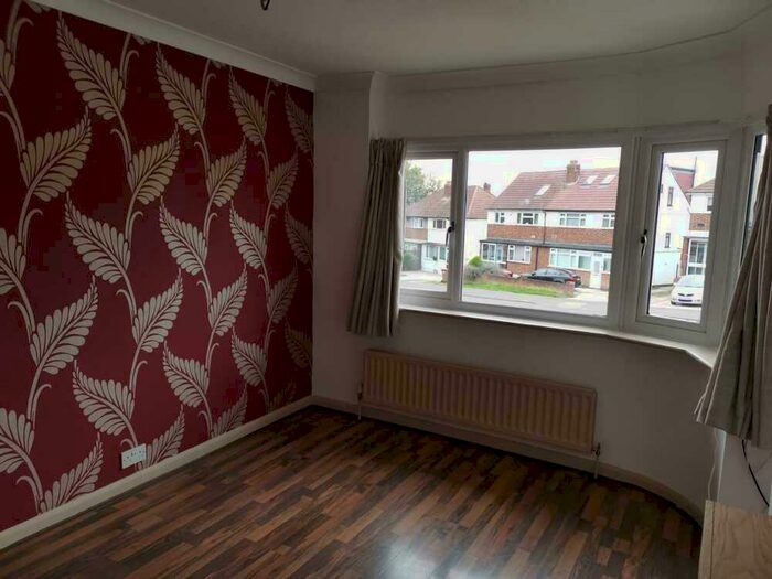 2 Bedroom Maisonette To Rent In Perry Street, Crayford, Kent, DA1