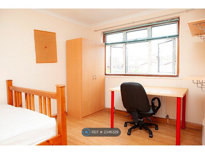 4 Bedroom Terraced House To Rent In Britannia Road, Kingston Upon Thames, KT5