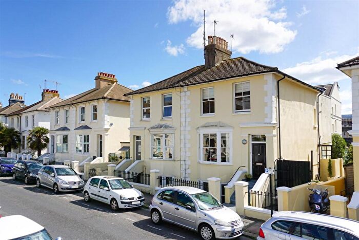 2 Bedroom Apartment To Rent In Hova Villas, Hove, BN3