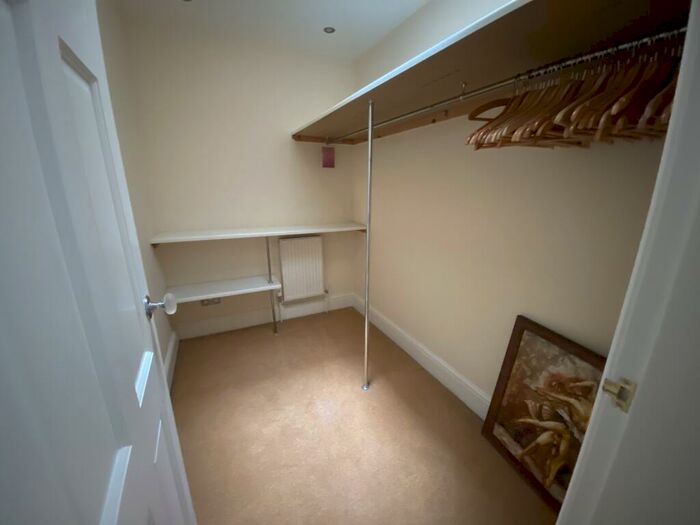 2 Bedroom Apartment To Rent In Regent Square, Doncaster, DN1