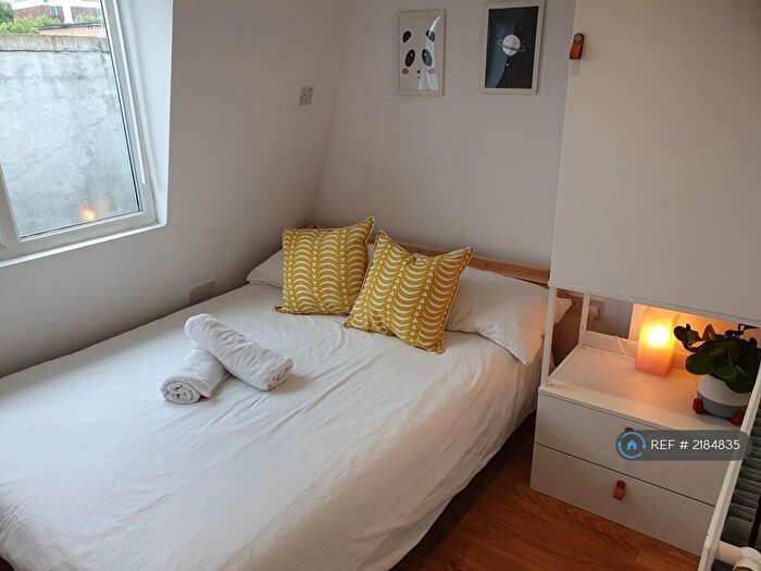 2 Bedroom Flat To Rent In Caledonian Road, London, N1