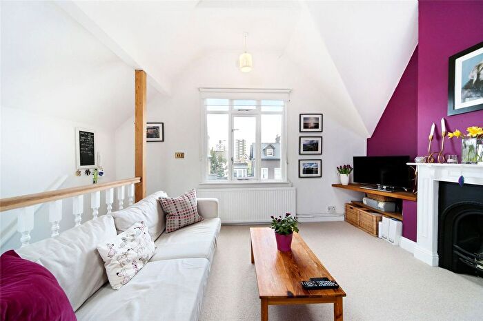 1 Bedroom Flat To Rent In Godolphin Road, London, W12
