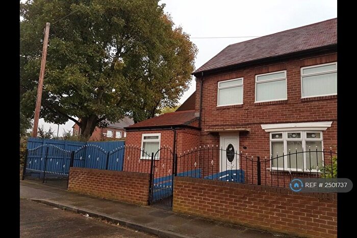 4 Bedroom Semi-Detached House To Rent In Railway Street, Hebburn, NE31